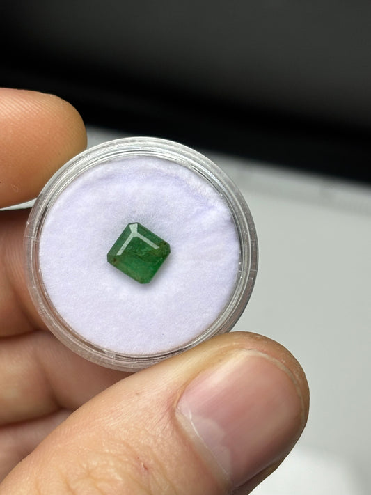 1 ct. Colombian Emerald. Grade AA